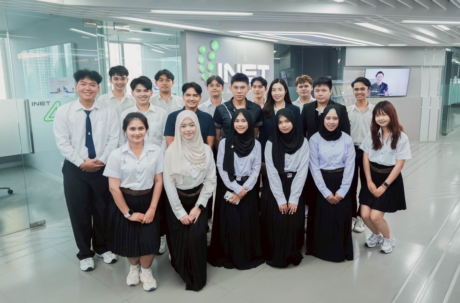 INET เปิดบ้านต้อนรับ คณะอาจารย์และนักศึกษา มหาวิทยาลัยสงขลานครินทร์ 
เยี่ยมชม INET-IDC2 เสริมประสบการณ์เรียนรู้ สู่การต่อยอดในอาชีพ 4.0